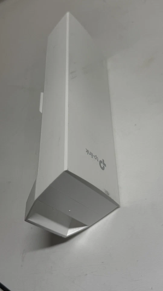 TP-Link CPE210 | 2.4GHz High Power 300Mbps Wireless Outdoor Access Point / CPE - Image 2 of 4