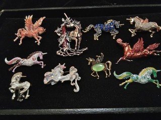 10 Cute Unicorn Pieces New Fashion Costume Jewelry Brooches Pins Jewelry Lot