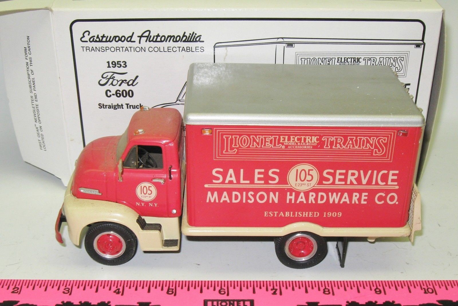 Eastwood Automobilia Transportation 1953 Ford C600 Straight truck 1/34