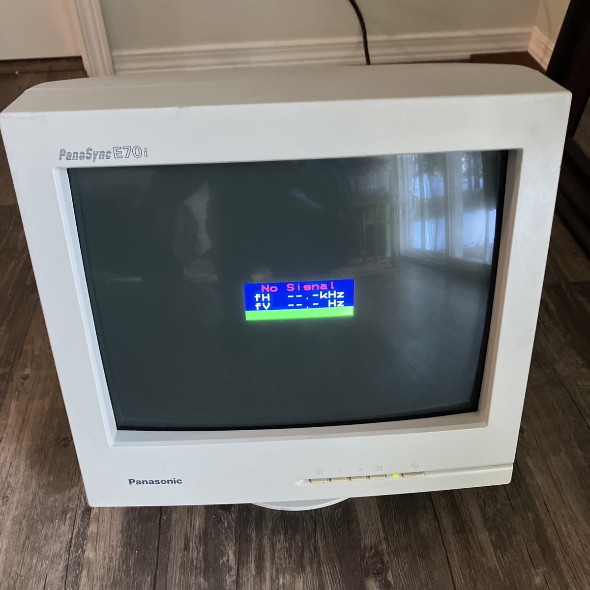 Panasonic PanaSync E70i 16