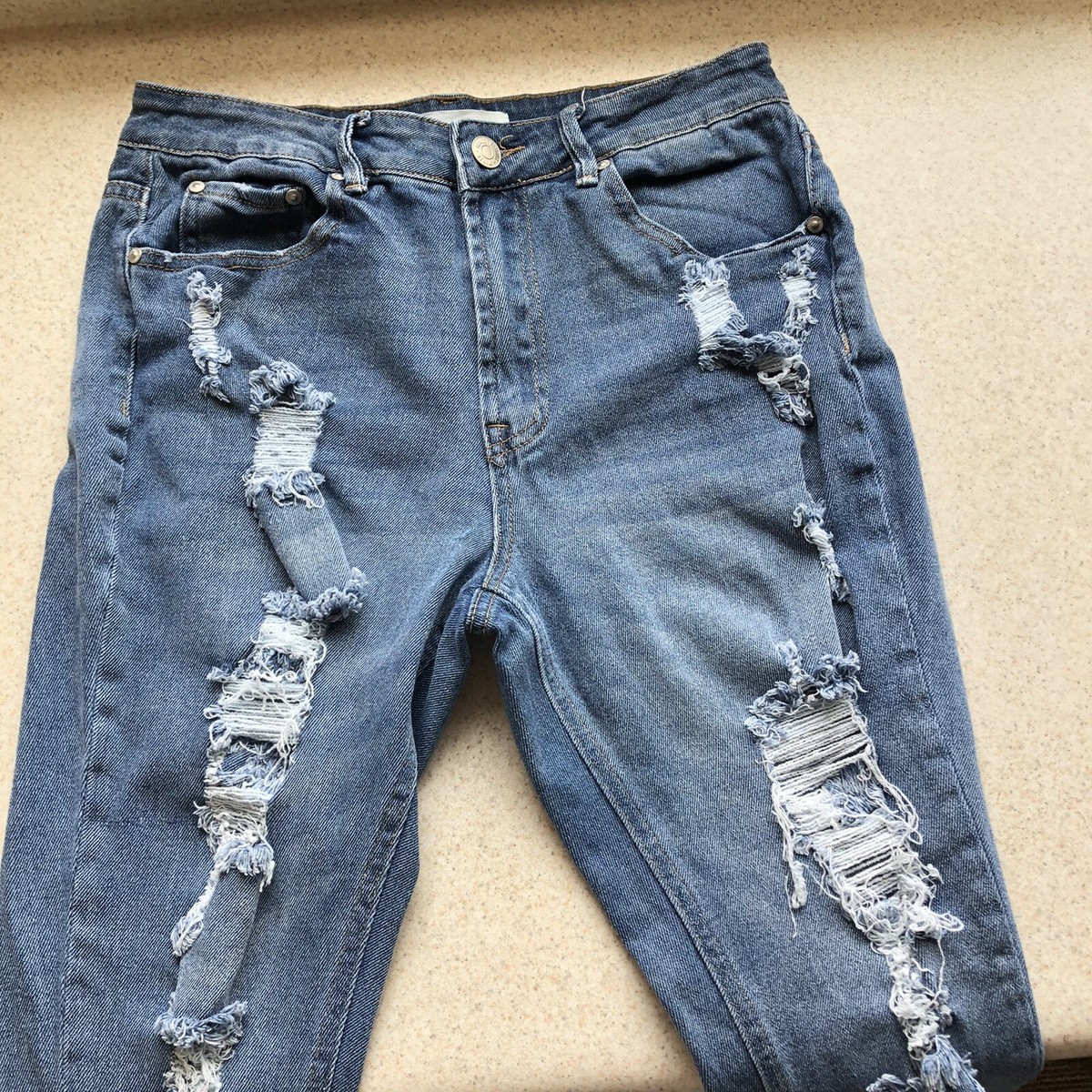 Almost Famous Women's Juniors Size Medium Wash Denim Capri Pants