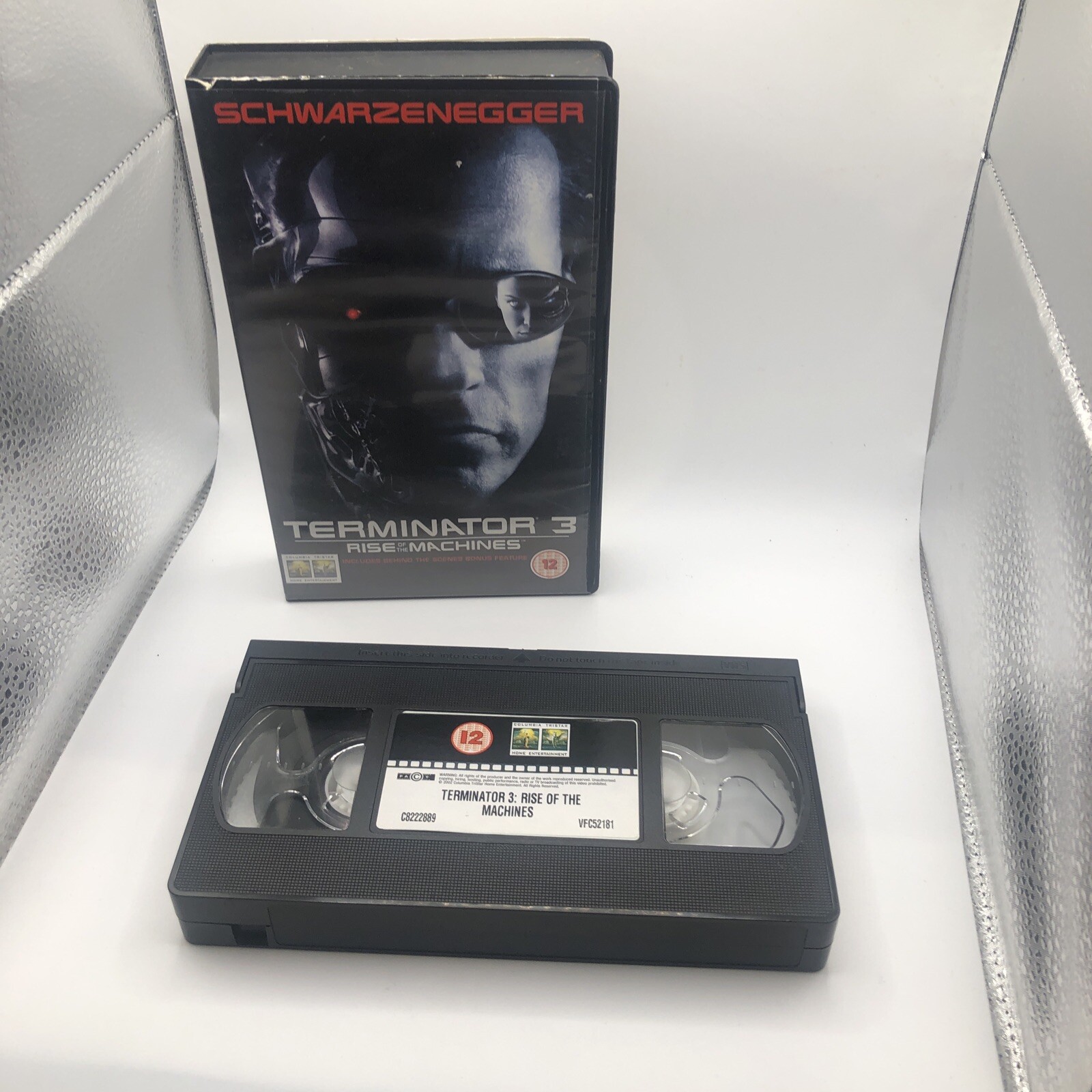 VHS Video TERMINATOR 3: Rise of the Machines. With behind scenes bonus feature.