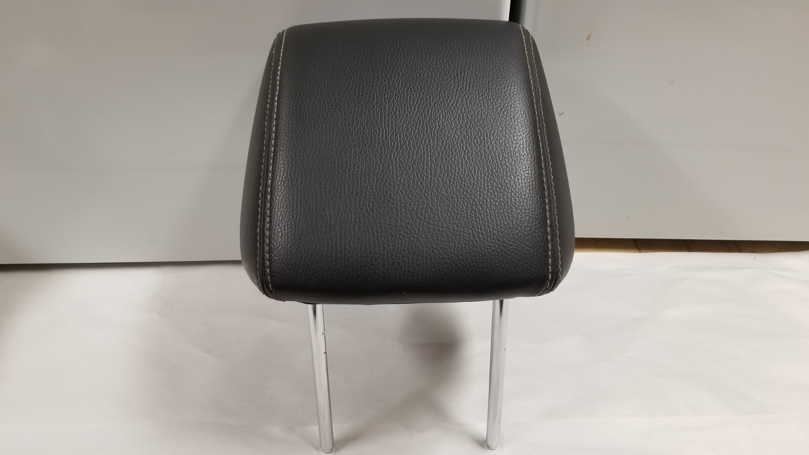 20092014 Ford F150 Driver Passenger Front Headrests Pair Black