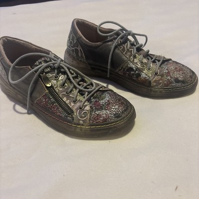 L Artiste  Hand Painted Floral Sneaker Style Size 8 EU38 Boho Casual Leather