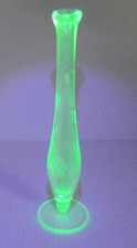 Vintage Green Depression Glass Bud Vase Urani...