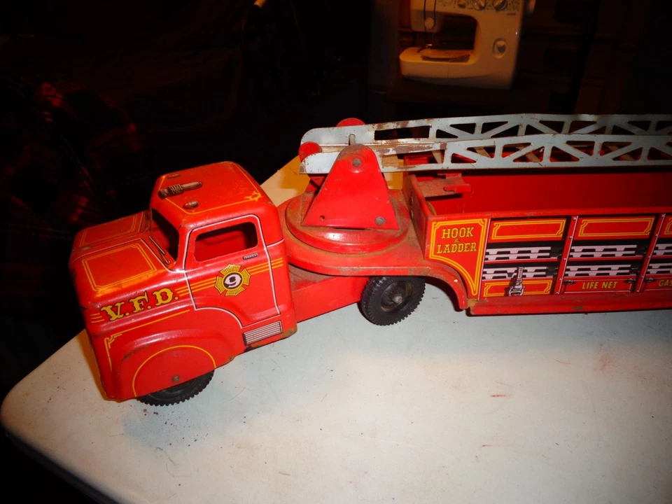 1950's Large Lumar Marx VFD Hook & Ladder #9 Fire Truck Tin Litho 35" Long - Image 2 of 4