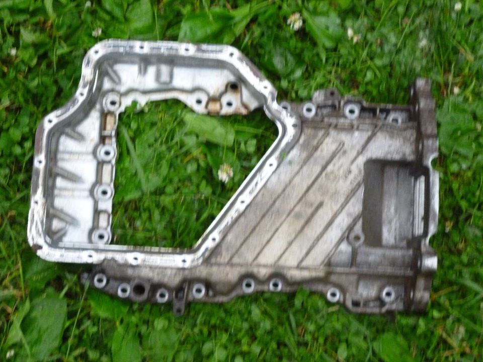 Cacerola de aceite superior Dodge Grand Caravan 2016 motor de 5 generaciones 3,6 L Foto 2 de 3