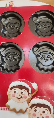 Elf on the Shelf Wilton Cookie Pan New. 12 elf face cavities Non stick. Recipe - Picture 3 of 12