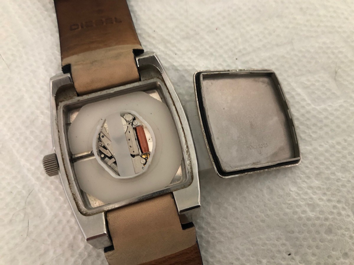 Men's Vintage Diesel 5 Bar 5Bar Quartz Analog Watch DZ-1048 Men's Vintage Diesel 5 Bar 5Bar Quartz Analog Watch DZ-1048