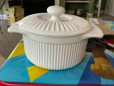 ROSHCO  WHITE 2 QT 1.8 L ROUND WITH LID BAKEWARE CASSEROLE BAKING DISH