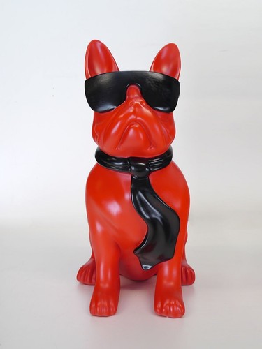 Bulldog chien avec lunettes de soleil et écharpe en résine rouge H: 40 cm -11728- - Photo 2/6