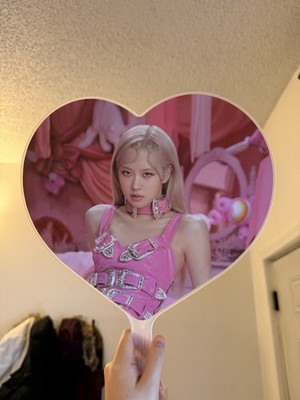 BLACKPINK Rosé Born Pink Tour Heart Fan 