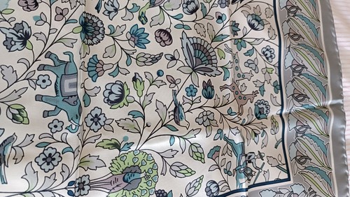 Liberty London silk scarf peacocks, elephants, flowers print - 26" Square - Bild 4 von 10