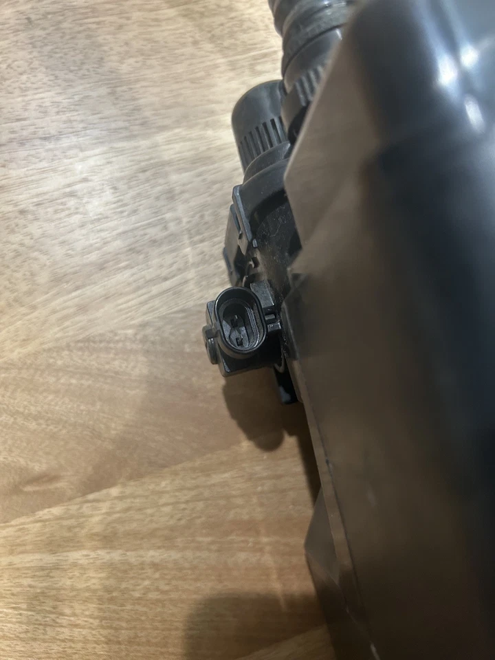 Mercedes ML350 2007-2011 bote de carbón combustible EVAP fabricante original Foto 3 de 4