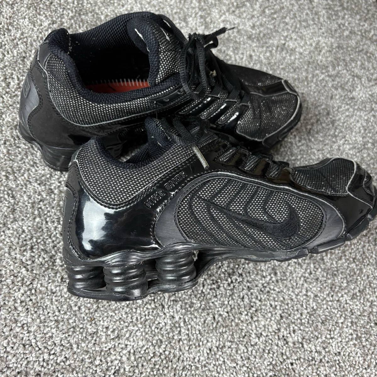 靴 Nike Shox Navina\