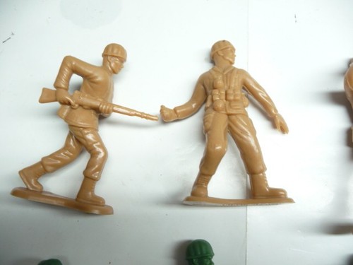 VIETNAM ERA Army Men Plastic Toy Soldiers Made RARE .DEAL!!! - Picture 3 of 6