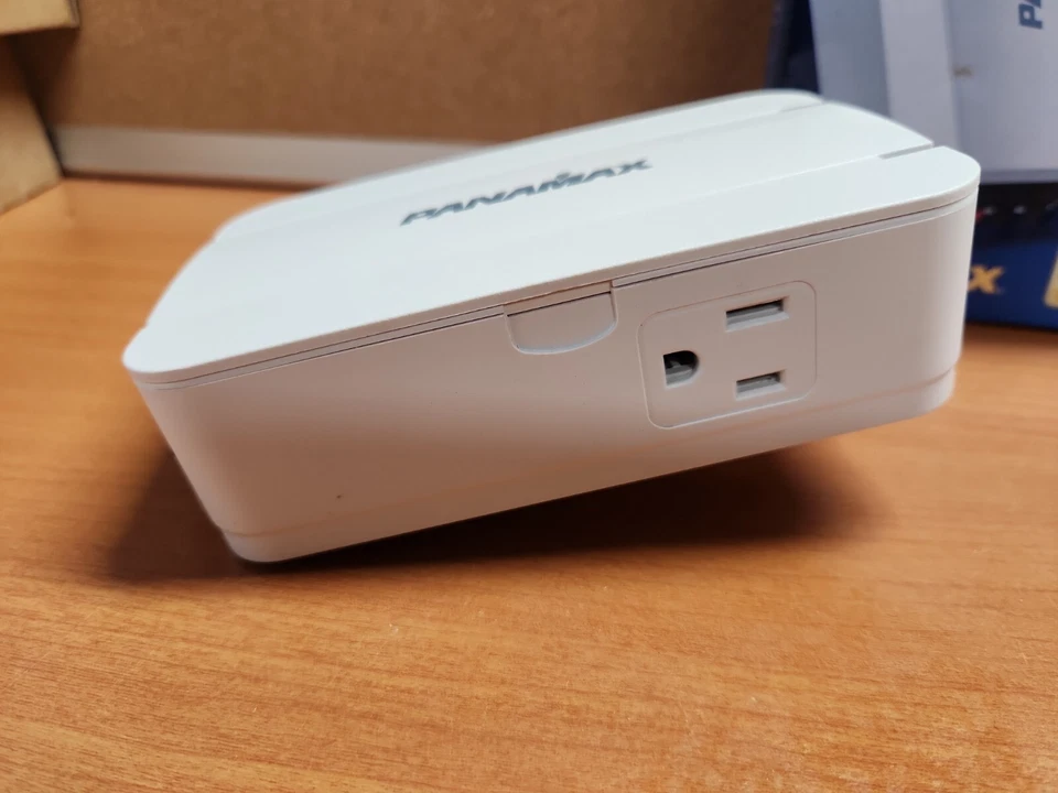 Protector de sobretensiones de alambre eléctrico universal Panamax 1850W MD2-DF caja abierta Foto 3 de 4