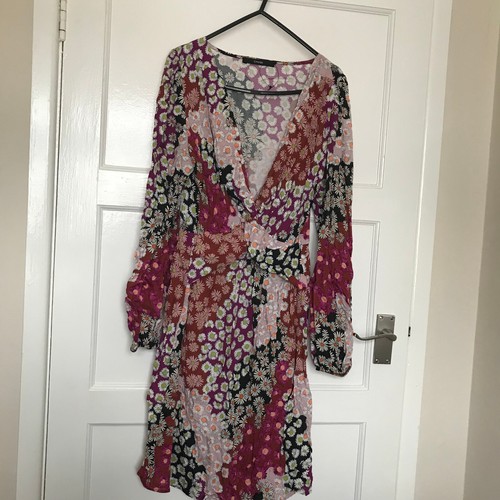 Gorgeous Daisy Print Dress Size 10 Long Sleeve Purple V Neck A Line Viscose