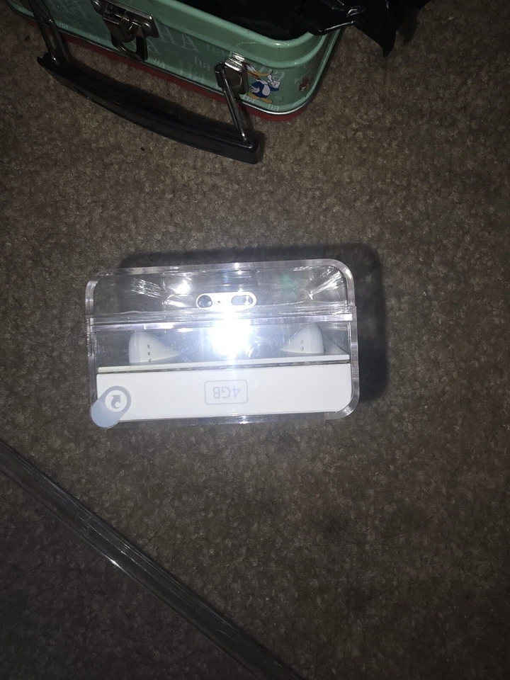 Limited Edition Apple iPod Shuffle 3rd Generation Stainless Steel 4GB  - Image 3 of 4