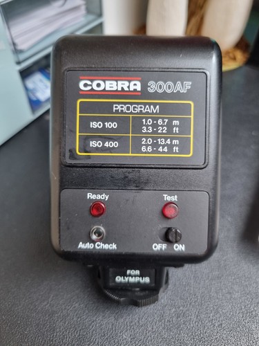 Cobra 300AF Flashgun For Olympus - Picture 2 of 3