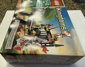 2010 Lego Kingdom Prison Carriage Rescue 7949 Set Lion Knights New NIB