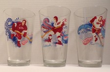 SET OF THREE DETROIT RED WINGS GLASSES! GORDIE HOWE,TED LINDSAY,ALEX DELVECCHIO!
