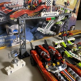 Lego World Racers 8898 Wreckage Road&nbsp;100% Complete w/Instructions and 4 Figures