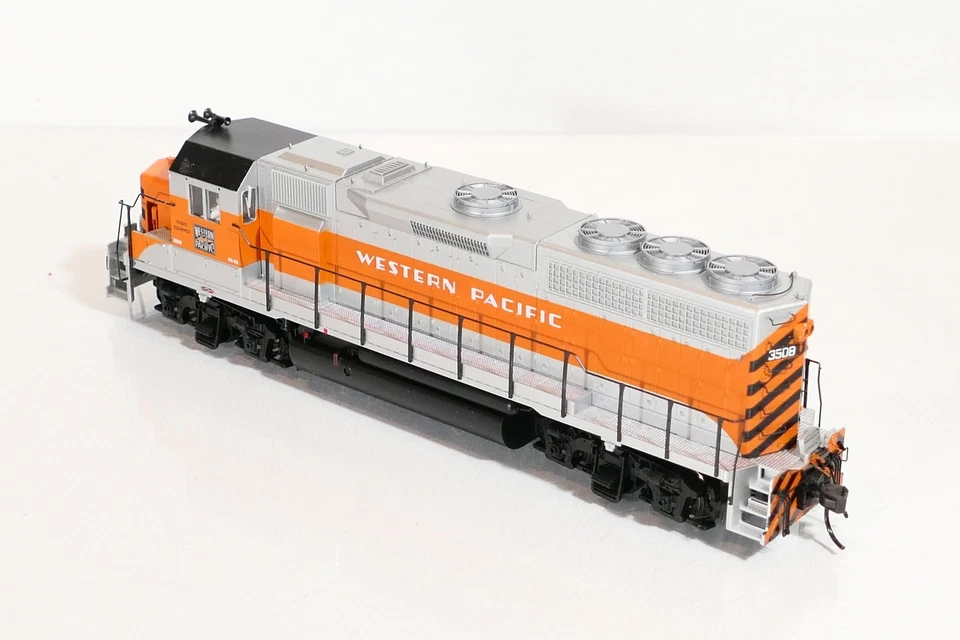 Atlas 8925 HO Scale DC Locomotive Western Pacific 3508 GP-40 - Image 3 of 4