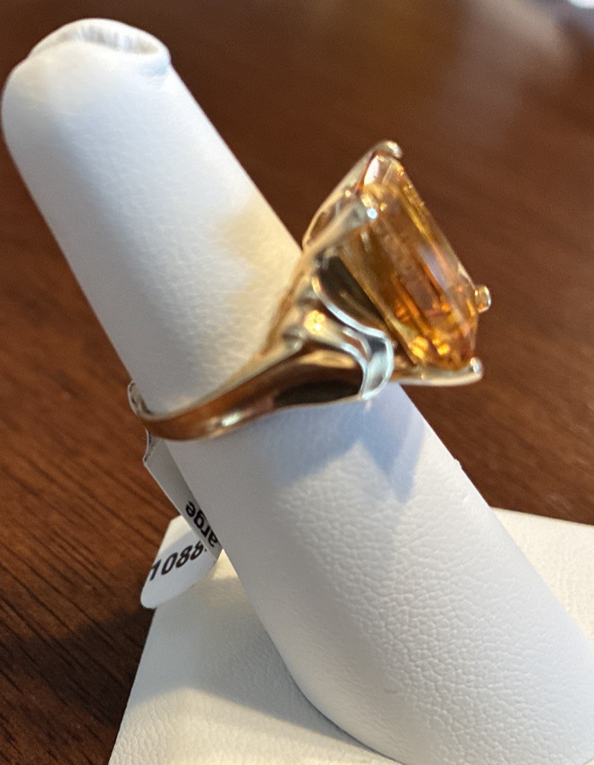 Solid 10K Yellow Gold Ring Emerald Cut Golden Cit… - image 9