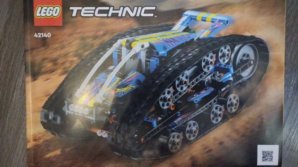 LEGO Technic 42140 App-Controlled Transformation Vehicle, photo 2 sur 5