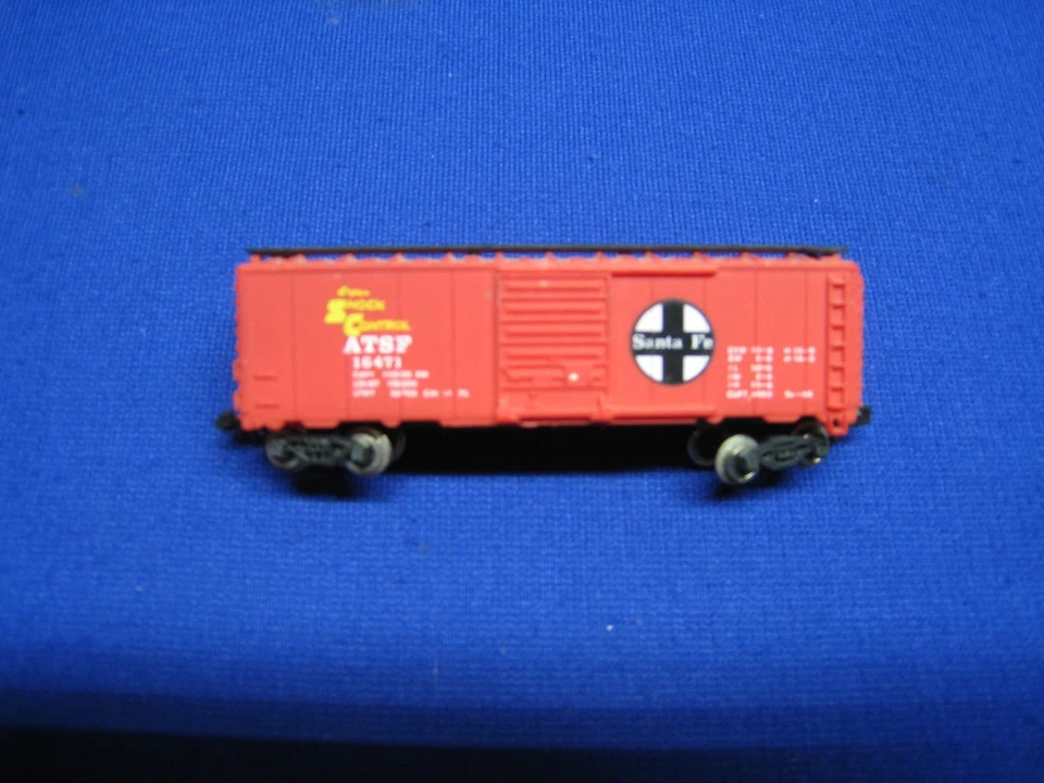 N Scale Santa Fe Boxcar - Freight Train - Image 2 of 4
