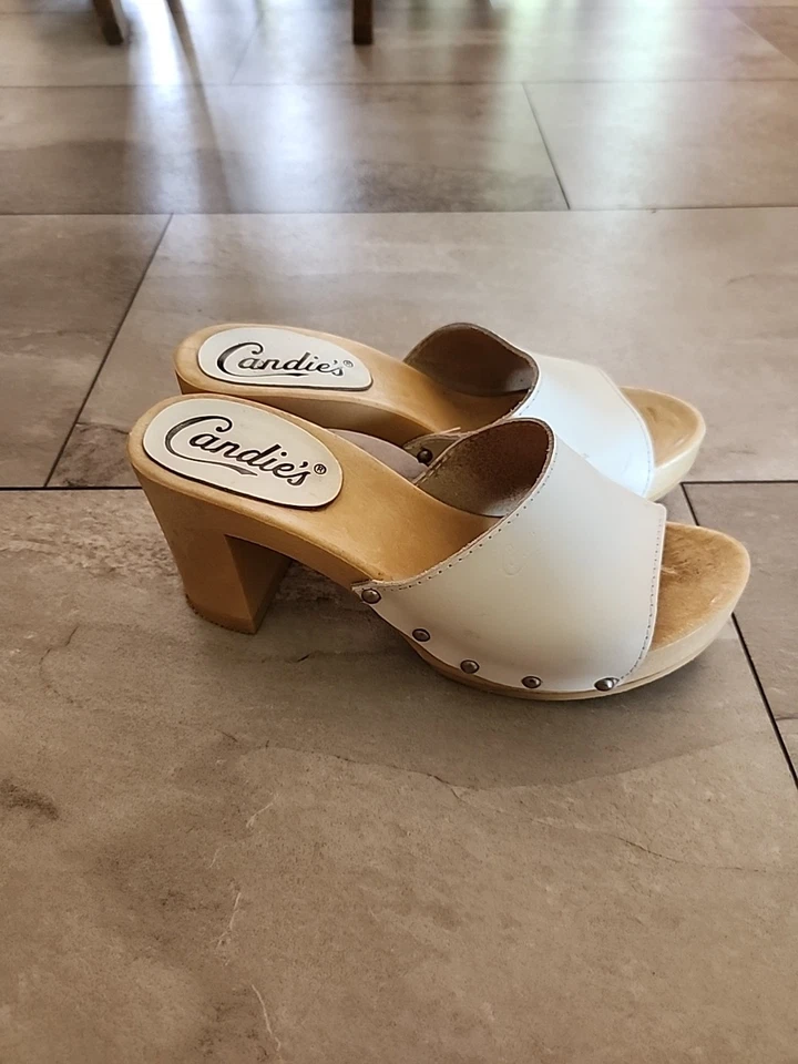 Vintage 80s CANDIE'S Demi Heel 3" Sandal Slides Cream. Leather w/Studs  7 - Image 4 of 4