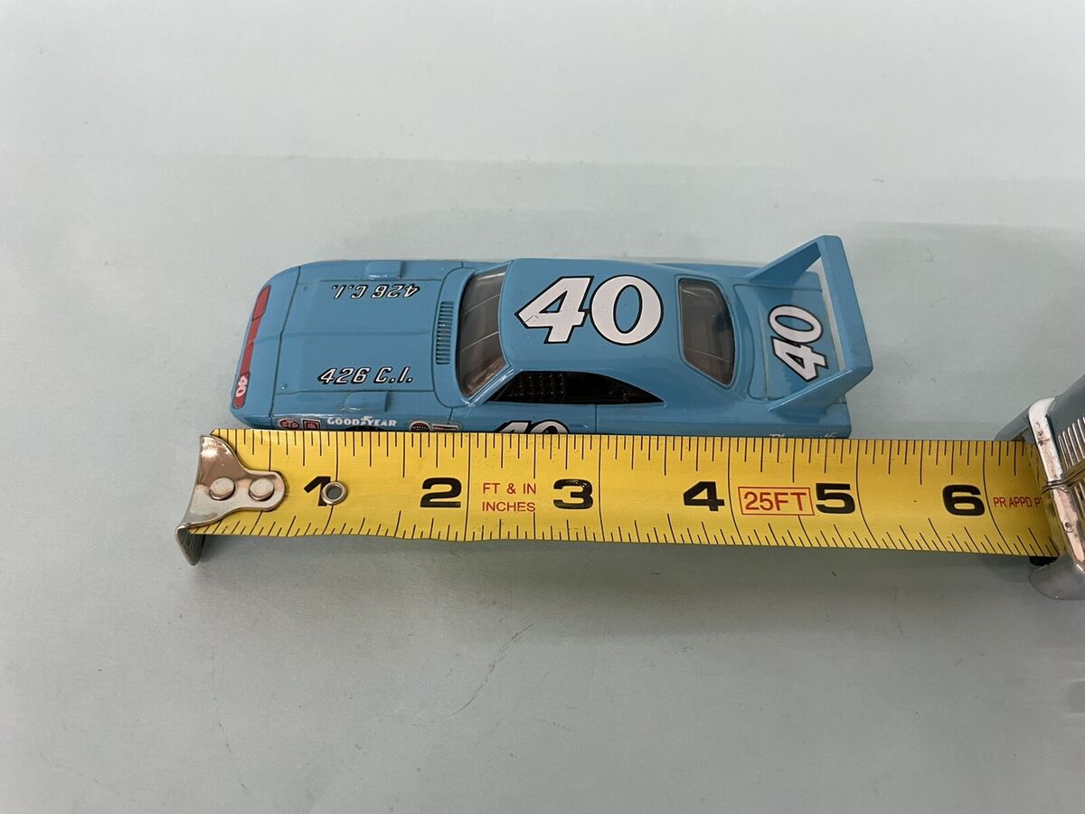 Racing Champions Pete Hamilton #40 1970 Plymouth Superbird Racing Champions Pete Hamilton #40 1970 Plymouth Superbird