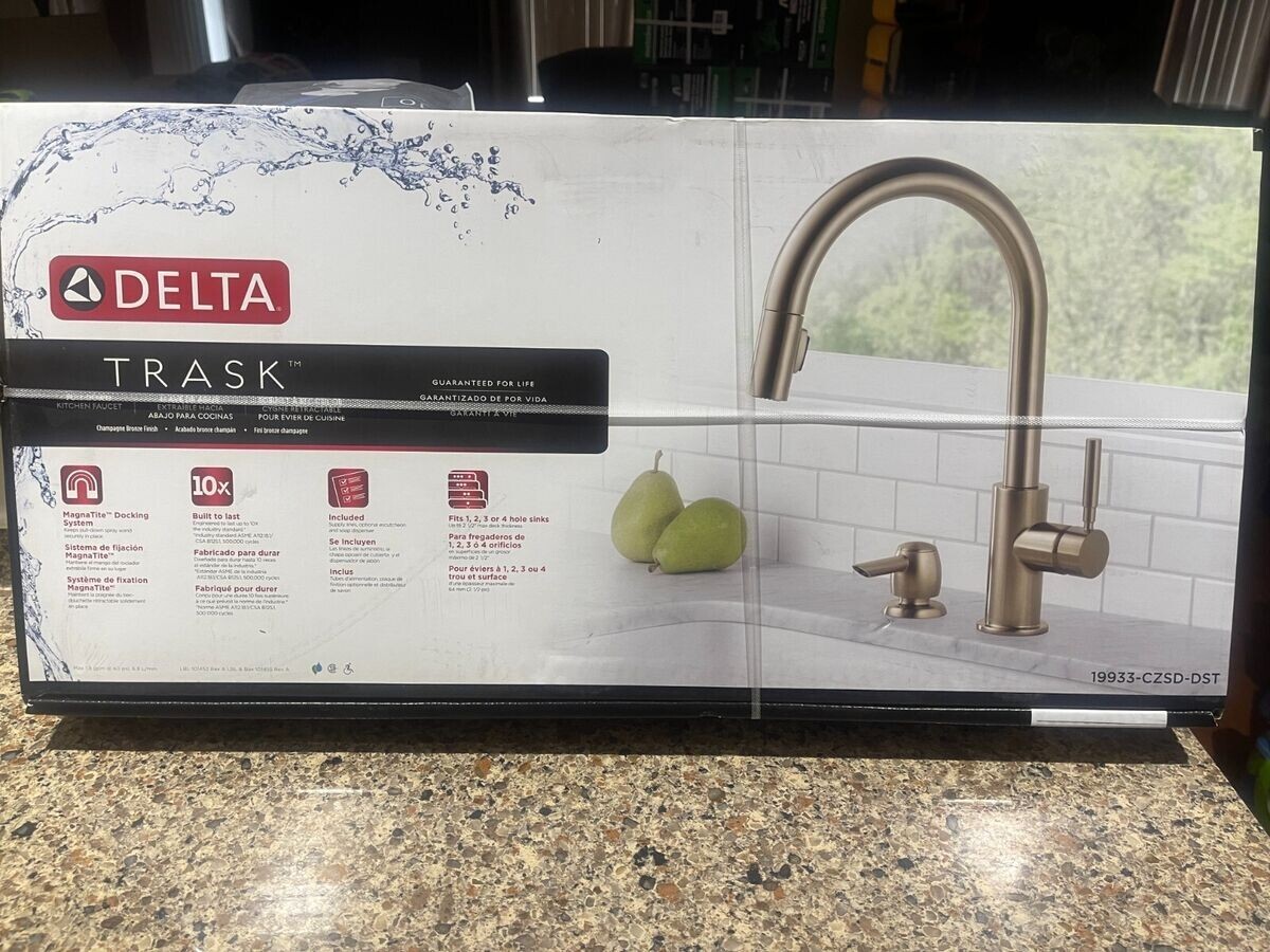 Delta Trask 1993CZSDDST 1 Handle Pulldown Kitchen Faucet Champagne