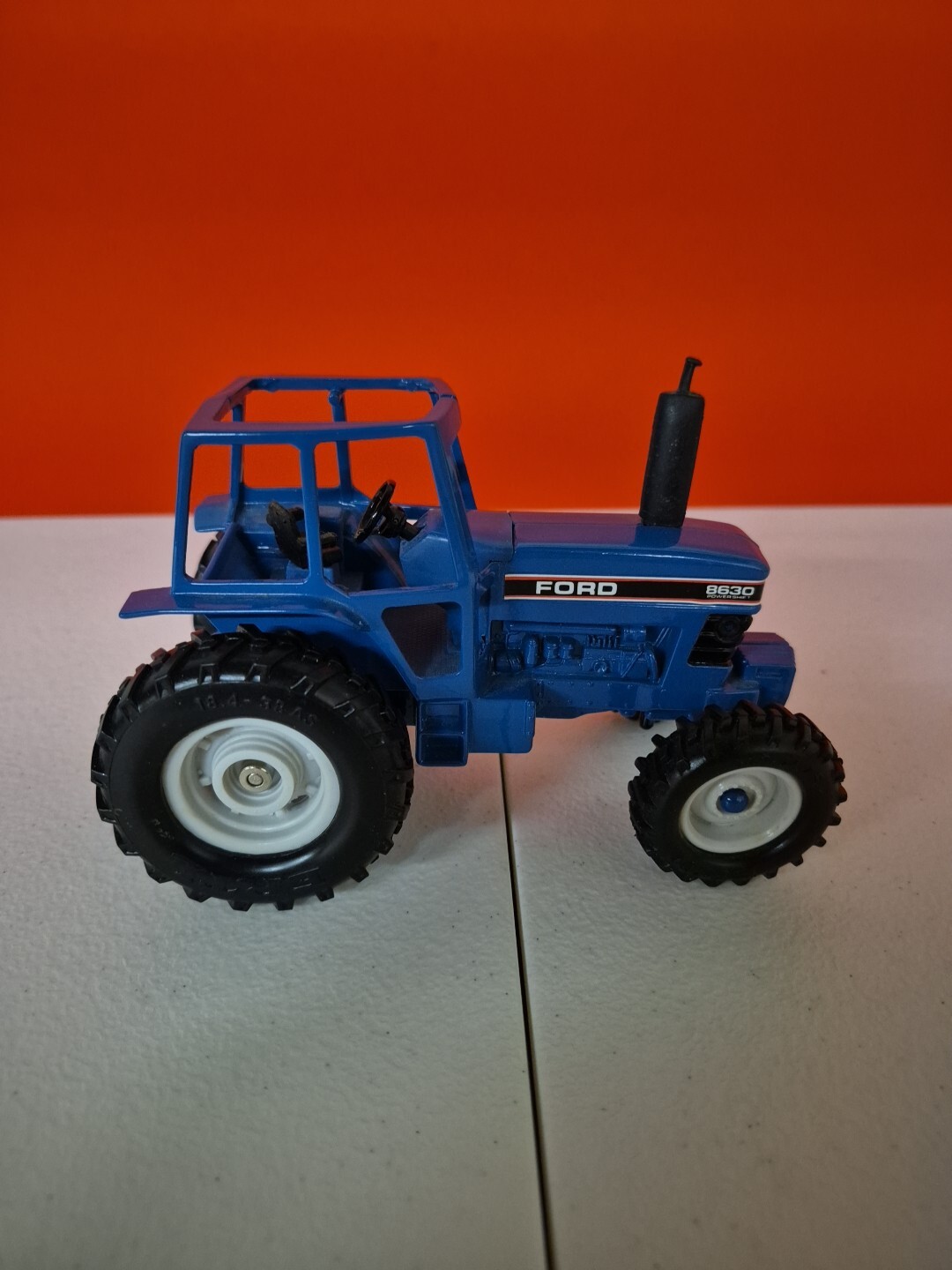 1/32 Ertl Farm Toy Ford TW-15 Tractor