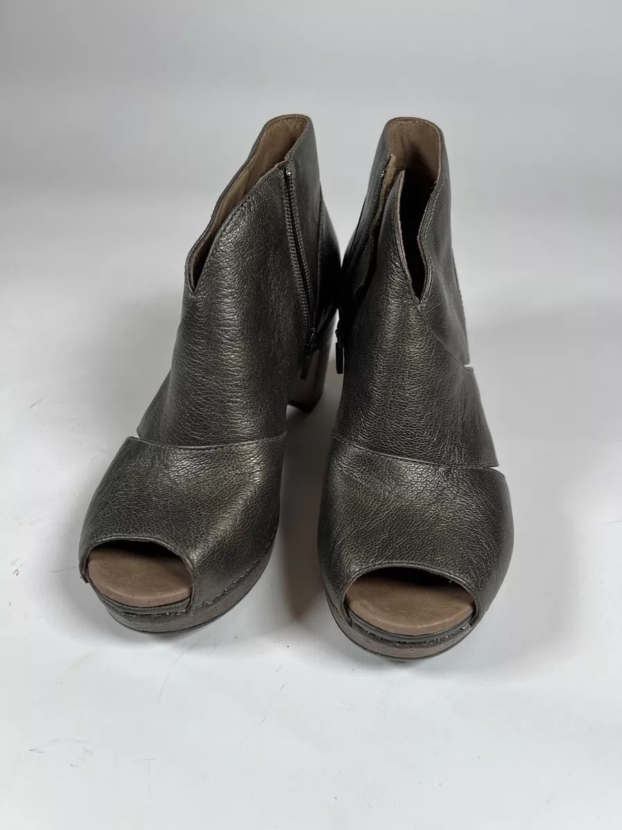 Dansko delphina size sales 39