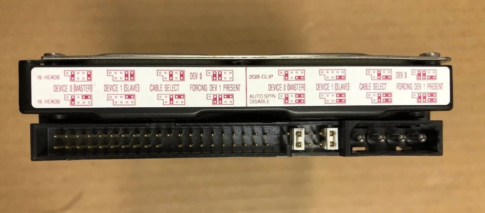 Dell 01FNM IBM Deskstar 07B7402 20GB 7200 RPM 3.5" Internal IDE HDD - Image 3 of 3