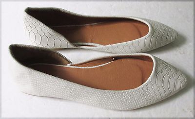 DUNNES Off White Ballet Flats   SIZE 39 US 6
