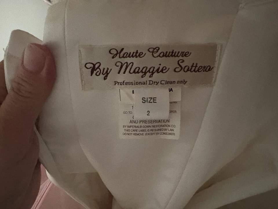 Maggie Sottero 2006 Haute Couture Wedding Dress Altered Size 2 - Image 4 of 4