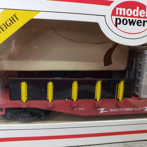 Model Power 40' Work Caboose w/ Tool Boxes & Knuckle Couplers #98200 Safety HO S - Picture 2 of 6