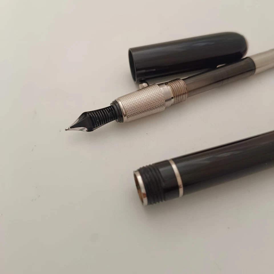 Dunhill коляска 18kt новый в коробке черный перьевая ручка с хромированной отделкой сделано в Германии - Изображение 4 из 4