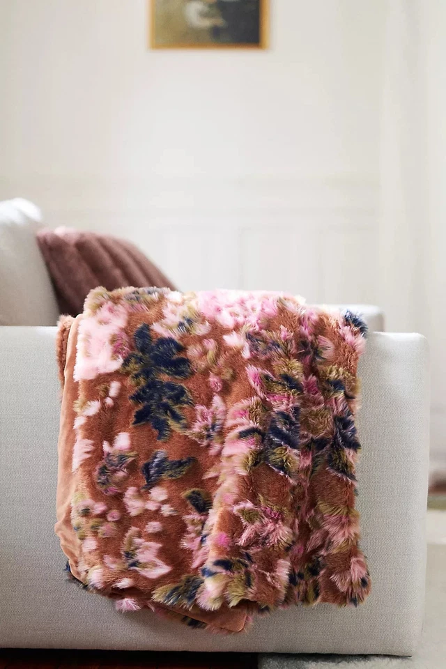 Anthropologie - Seren Floral Jacquard Faux-Fur Throw Blanket 50" x 70- Mega Sale - Image 2 of 4
