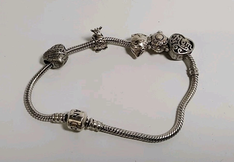 Hermosa Pulsera Pandora Plata Auténtica 30g, 5 Dijes 8 Pulgadas Foto 2 de 4