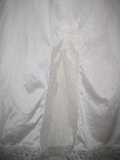 VTG Richform Half Slip Nylon WHITE W/Lace Trim EMBROIDERED BOW AT SLIT SZ M