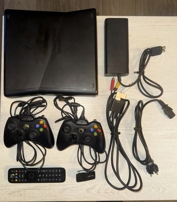 Microsoft Xbox 360 S 250GB Mattschwarz Spielekonsole (PAL)