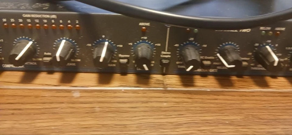 DBX 166XL Compressor Limiter Professional Audio Processor Operation Confirmed - Image 4 of 4