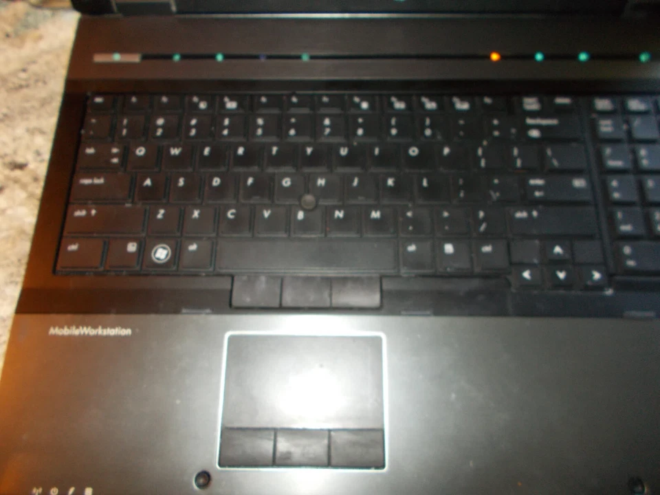 Estación de trabajo móvil HP Elitebook 8740w Foto 2 de 4