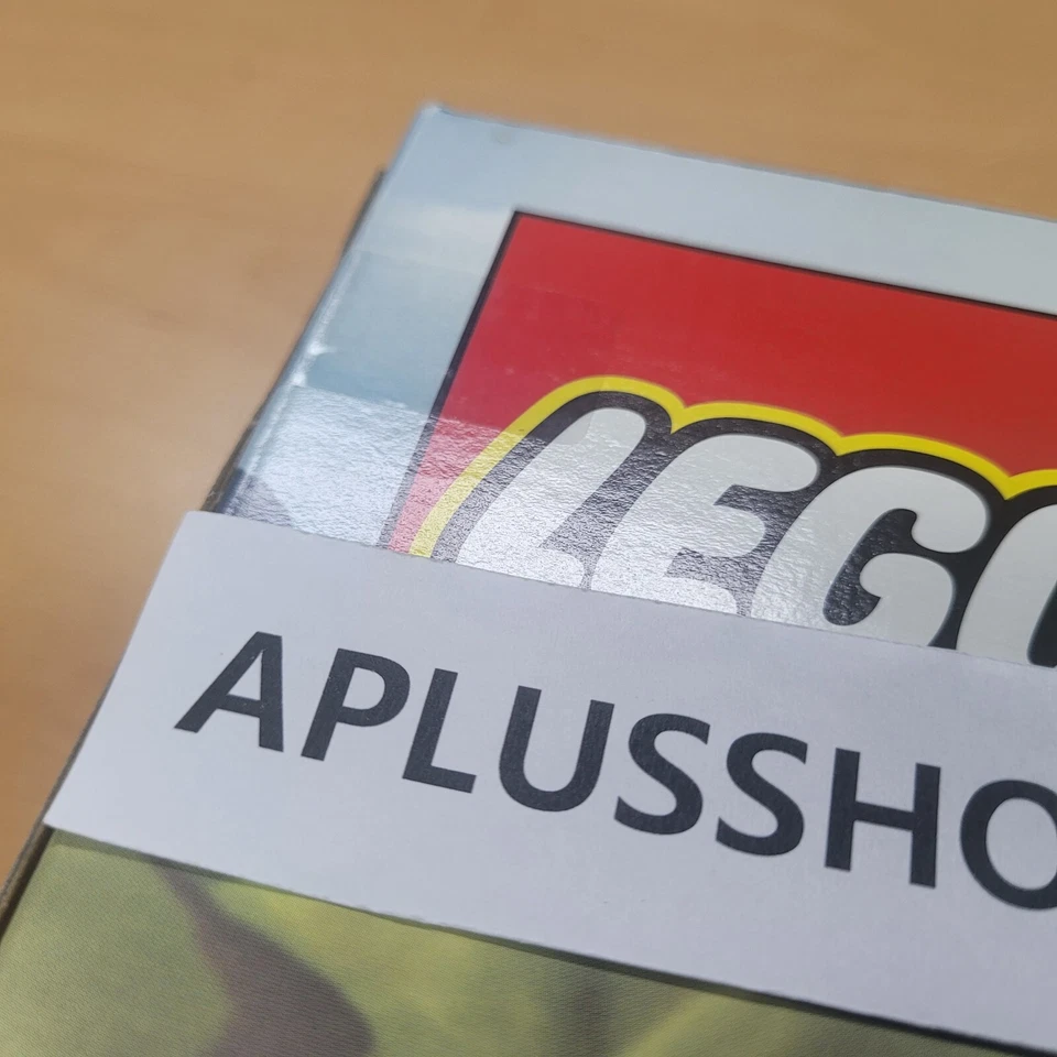 Lego 10193 Medieval Market Village 1601pcs Expedited Shipping - Sealed - Image 3 of 4