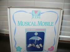 NEW VINTAGE JUDI'S MUSICAL MOBILE PASTEL BUBBLES WHITE TEDDY BEARS USA