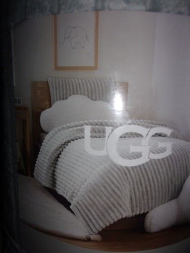 Ugg Marten Glacier Gray Twin Comforter Set NEW - Picture 2 of 2